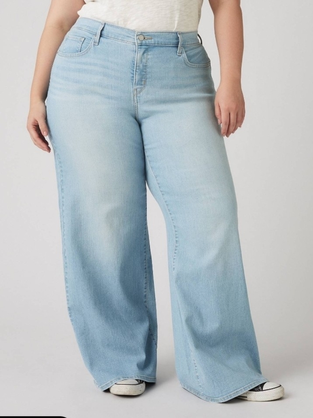Levi's Mid-Rise 318 Shaping Wide Leg Jeans - Light Blue 16W